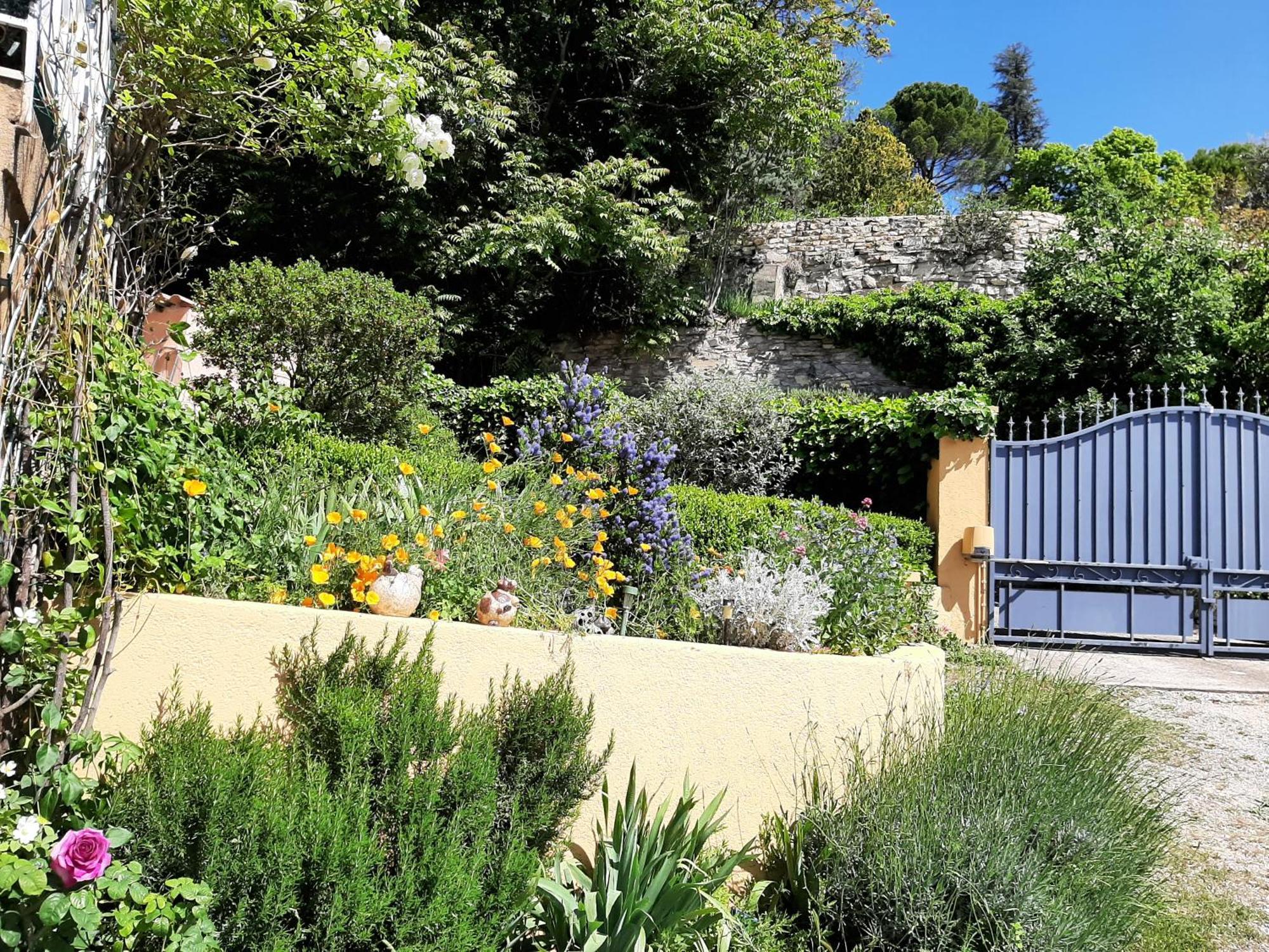 Ferienwohnung T.Belle Vue Panoramique Au Coeur Du Luberon 40M2 + Pergola . Jardin. P Apt Exterior foto