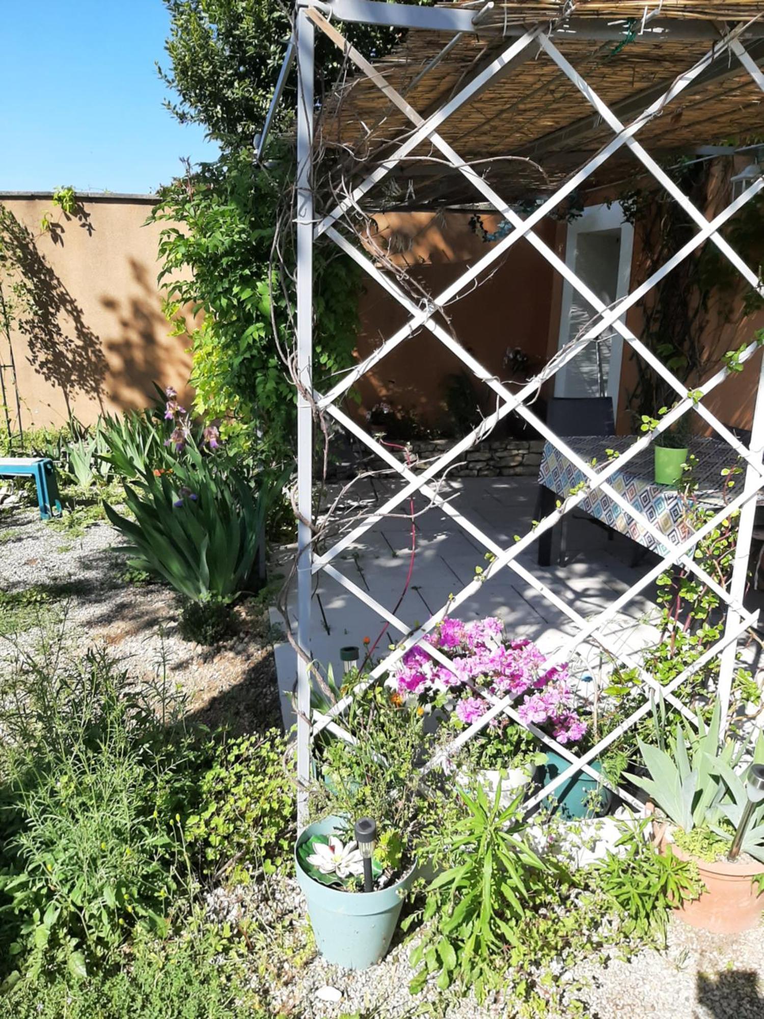 Ferienwohnung T.Belle Vue Panoramique Au Coeur Du Luberon 40M2 + Pergola . Jardin. P Apt Exterior foto